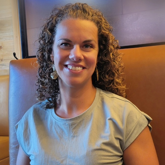 Meet your Posher, Denise - Picture 1 of 1